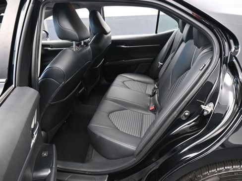 Used 2020 Toyota Camry SE image 27