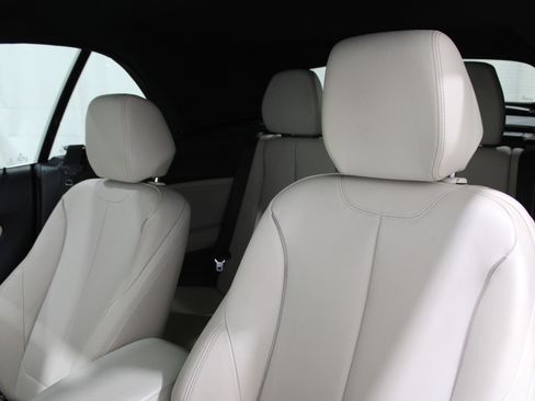 Used 2017 BMW 230i Convertible image 5