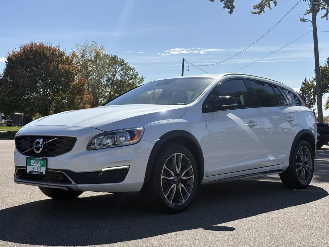 Used 2017 Volvo V60 T5 Cross Country w/ Convenience Package AWD/4WD image 4