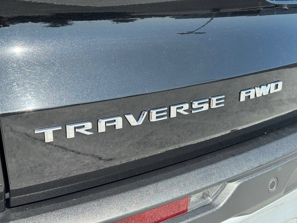 Used 2026 Chevrolet Traverse LT AWD/4WD image 13