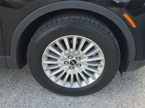 Used 2020 Lincoln Nautilus FWD image 9