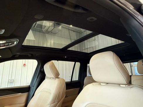 Used 2024 Jeep Grand Cherokee Limited w/ Luxury Tech Group II image 34