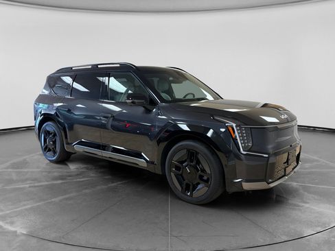Used 2024 Kia EV9 GT-Line AWD/4WD image 3