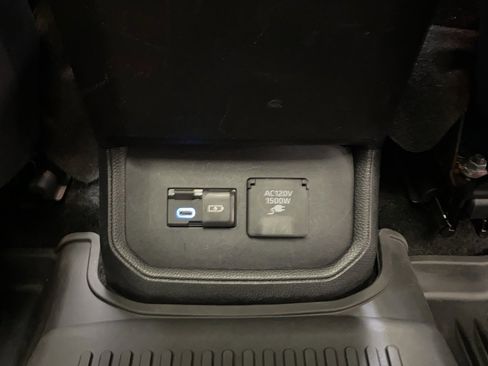 Used 2022 Toyota Highlander Platinum image 34