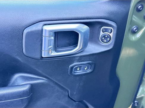 Used 2023 Jeep Wrangler Unlimited w/ Sun & Screen Package AWD/4WD image 19