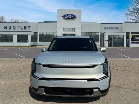 Used 2024 Kia EV9 Land image 3