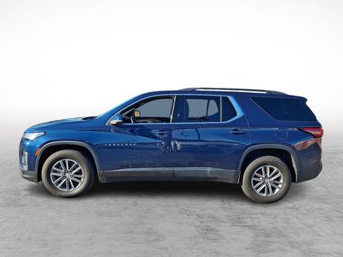 Used 2023 Chevrolet Traverse LT image 2