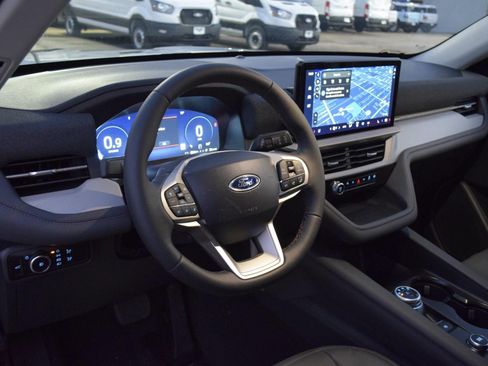 New 2026 Ford Explorer Active w/ Active Comfort Package image 17