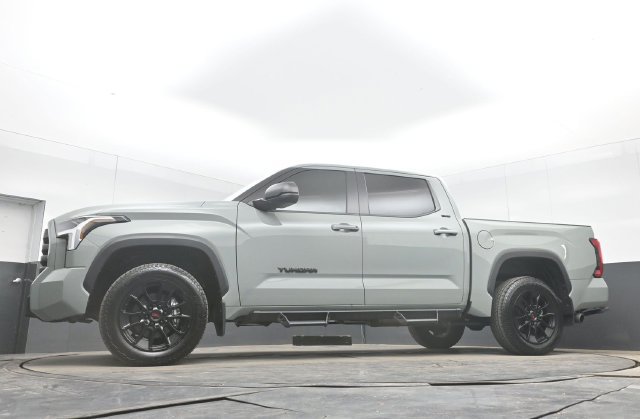 Used 2024 Toyota Tundra SR5 w/ SR5 Premium Package AWD/4WD image 42