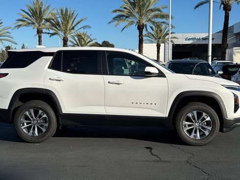 New 2026 Chevrolet Equinox LT image 2