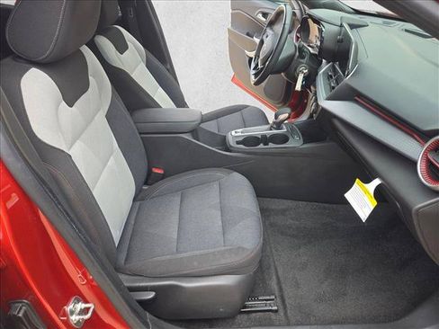 Used 2024 Chevrolet Trax RS w/ Driver Confidence Package FWD image 21