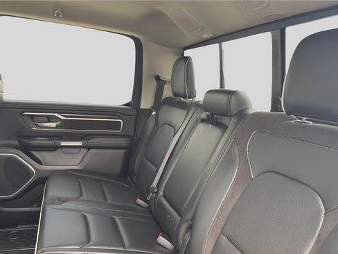 Used 2022 RAM 1500 Laramie AWD/4WD image 18