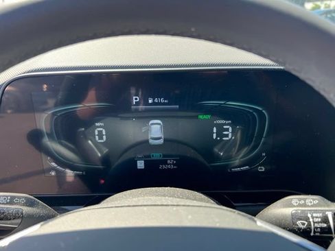 Certified 2024 Kia Niro EX FWD image 14