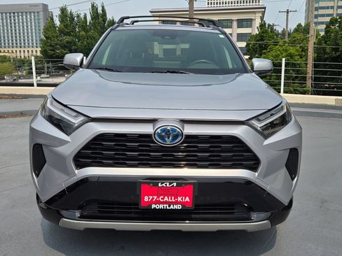 Used 2024 Toyota RAV4 SE w/ Convenience Package AWD/4WD image 8