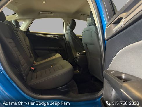 Used 2020 Ford Fusion SE FWD image 11
