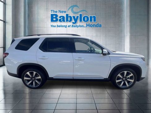 Used 2023 Honda Pilot Elite image 4
