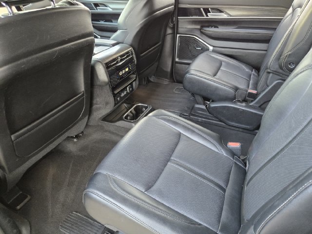 Certified 2024 Jeep Wagoneer Series II AWD/4WD image 29