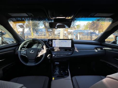 Used 2023 Lexus ES 350 w/ Premium Package image 35