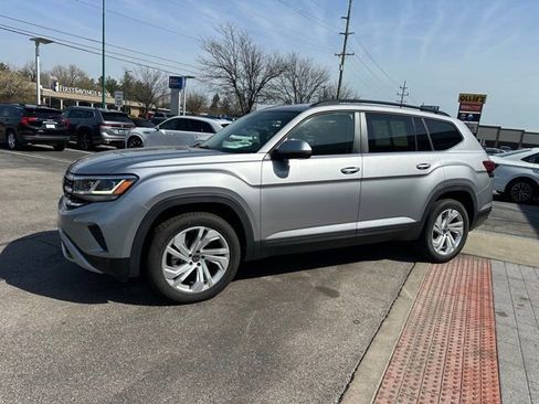 Used 2021 Volkswagen Atlas SE image 3
