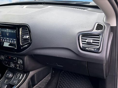 Used 2019 Jeep Compass Altitude image 28