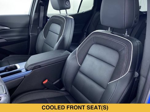 Certified 2024 Chevrolet Equinox EV LT FWD image 9