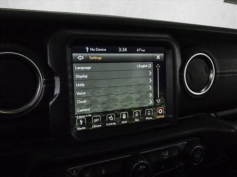 Used 2022 Jeep Wrangler Unlimited Sahara w/ Cold Weather Group AWD/4WD image 15