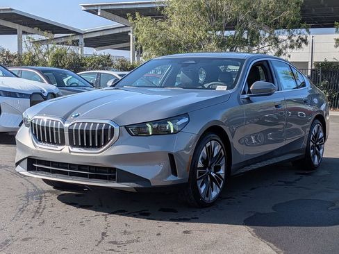 New 2026 BMW 530i image 2