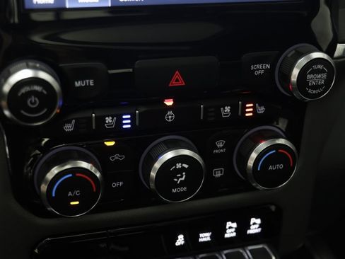Used 2022 RAM 1500 Laramie w/ Sport Appearance Package AWD/4WD image 12