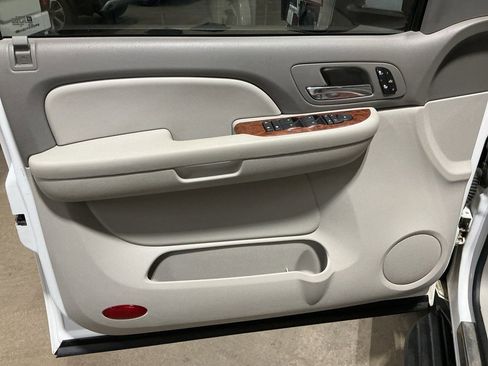 Used 2007 Chevrolet Avalanche LTZ w/ LTZ Preferred Equipment Group image 11