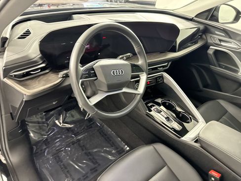 Used 2025 Audi Q5 Premium Plus w/ Premium Plus AWD/4WD image 9