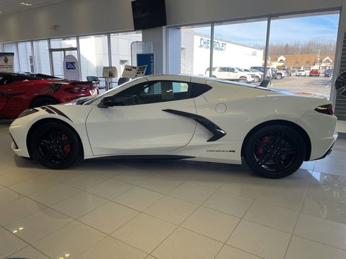 Used 2025 Chevrolet Corvette Stingray Coupe image 3