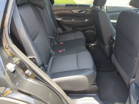 Used 2019 Nissan Rogue SV FWD image 32