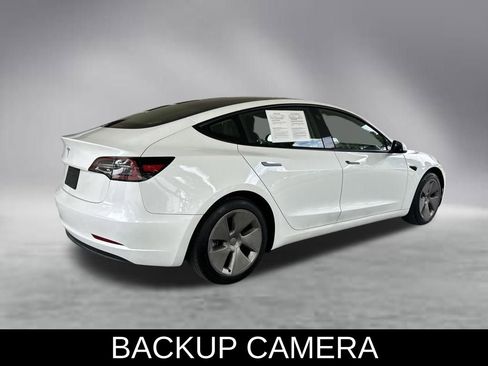 Used 2023 Tesla Model 3 Standard Range RWD image 4