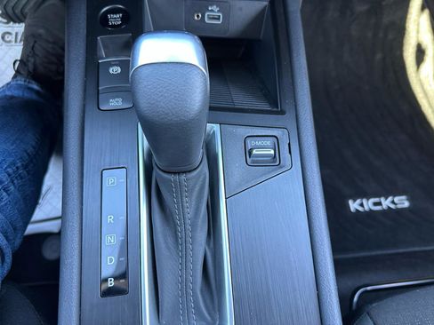 Used 2025 Nissan Kicks S image 16