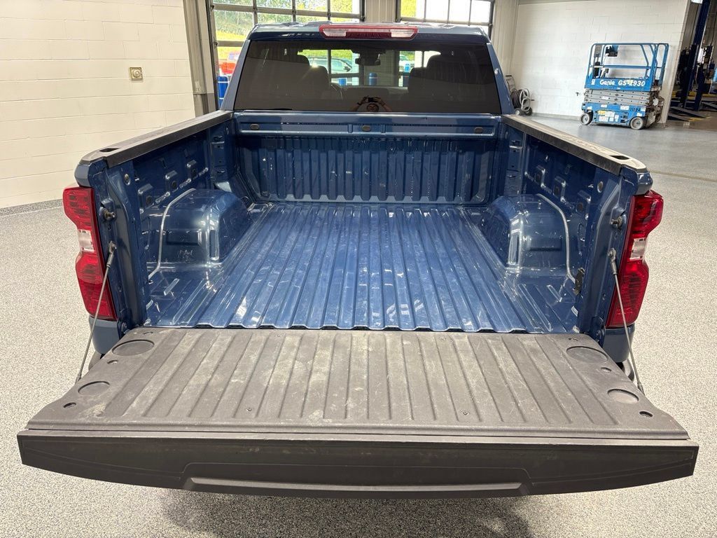 Used 2024 Chevrolet Silverado 1500 LT AWD/4WD image 35