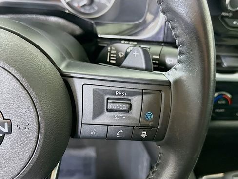 Certified 2024 Nissan Pathfinder SV w/ Black Appearance Package FWD image 21