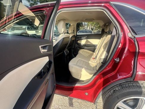 Used 2019 Ford Edge SEL w/ Equipment Group 201A FWD image 10
