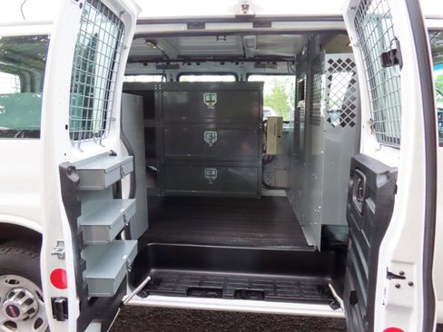 Used 2015 GMC Savana 3500 RWD image 13