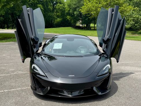 Used 2017 McLaren 570S Coupe RWD image 16