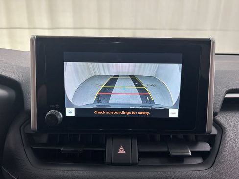 Used 2023 Toyota RAV4 LE AWD/4WD image 15