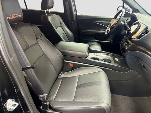 Used 2025 Honda Passport TrailSport image 30