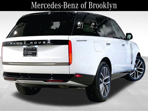 Used 2025 Land Rover Range Rover SE AWD/4WD image 12
