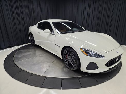 Used 2018 Maserati GranTurismo Sport image 4