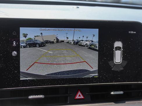 Used 2025 Kia Sportage EX AWD/4WD image 32
