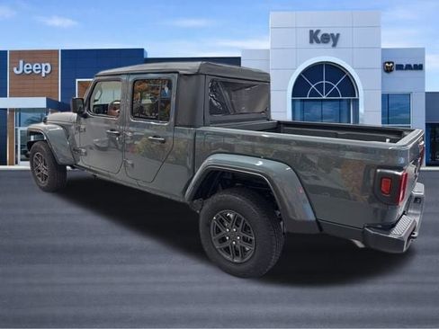 New 2026 Jeep Gladiator Sport AWD/4WD image 4