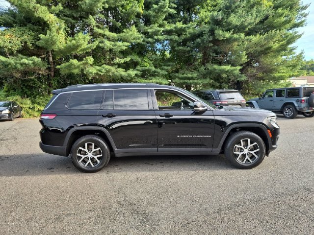 Used 2023 Jeep Grand Cherokee L Limited w/ Luxury Tech Group II AWD/4WD image 4