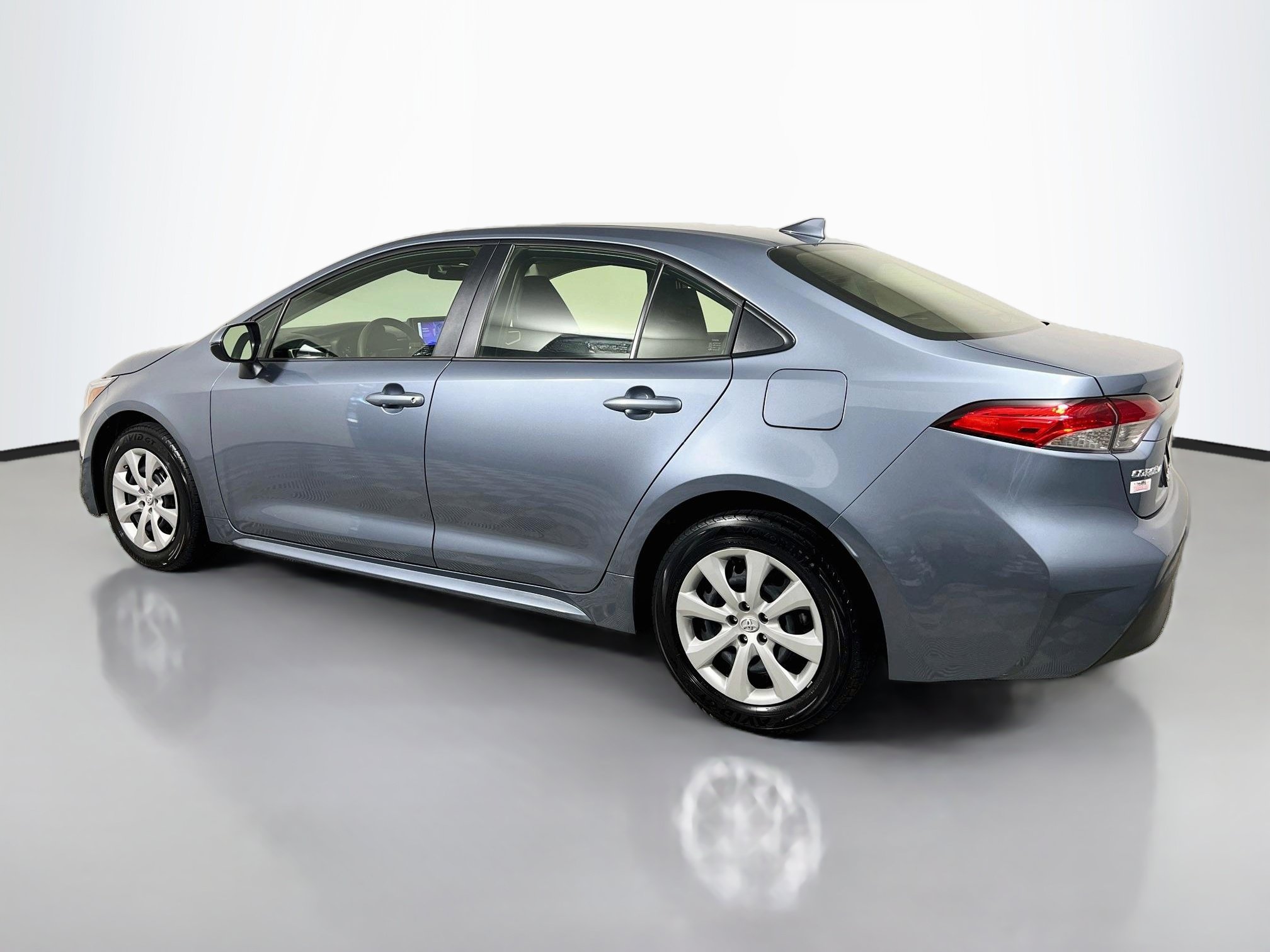 Used 2023 Toyota Corolla LE FWD image 8