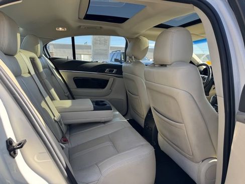 Used 2013 Lincoln MKS AWD image 34