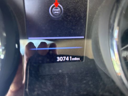 Used 2019 Nissan Rogue SV w/ Premium Package image 2