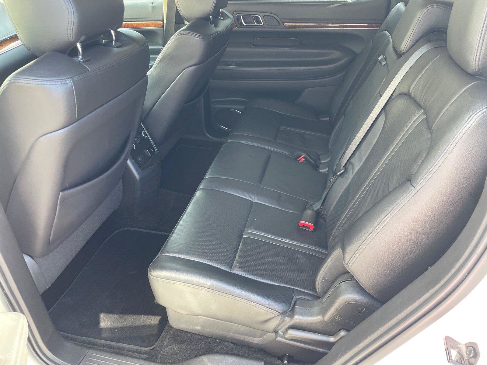Used 2018 Lincoln MKT AWD image 13